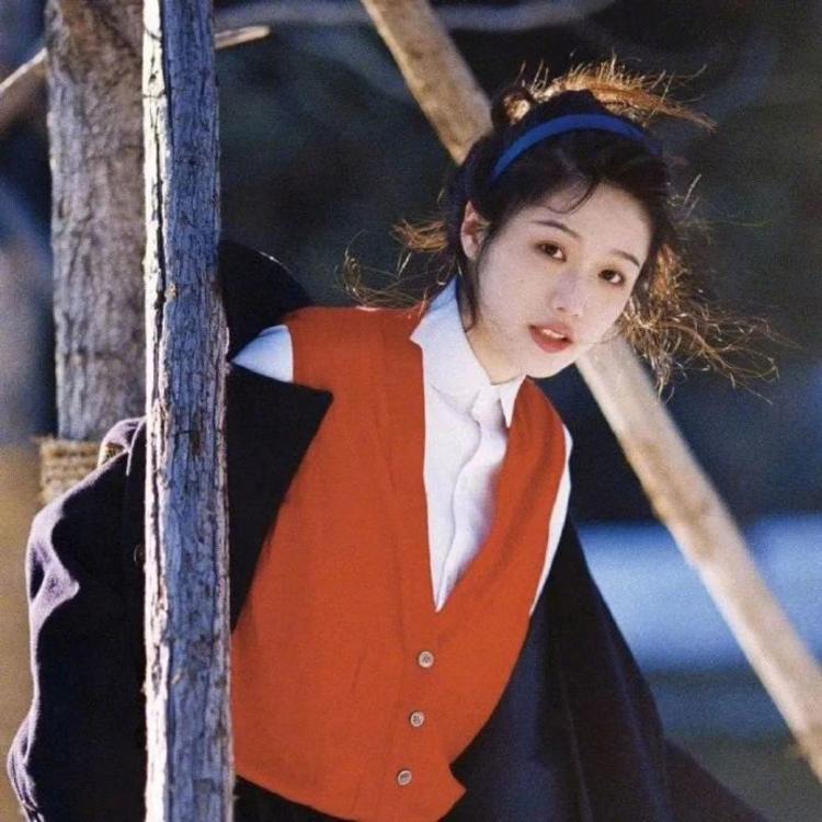 苍井优（饰 高荷惠） - 欧美电影中字在线观看 - 平板观看